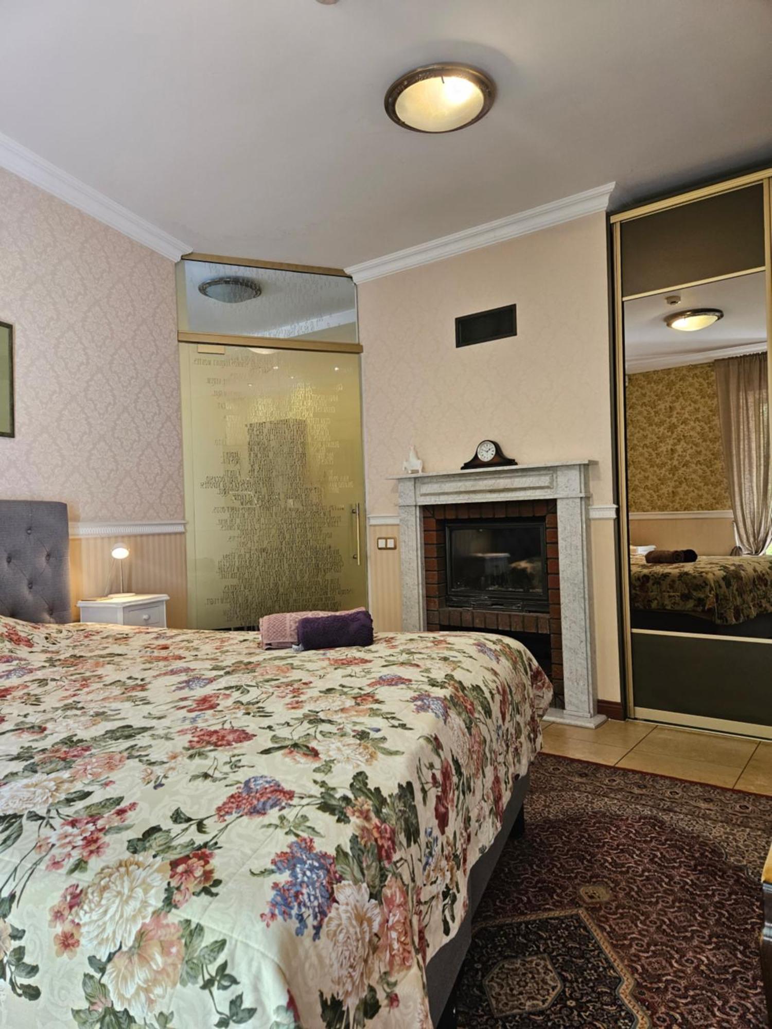 Barrister'S Apartments With Fireplace Šiauliai Buitenkant foto